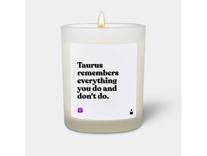 Duftkerze Weiss Woody Taurus remembers everything you do and don't do.