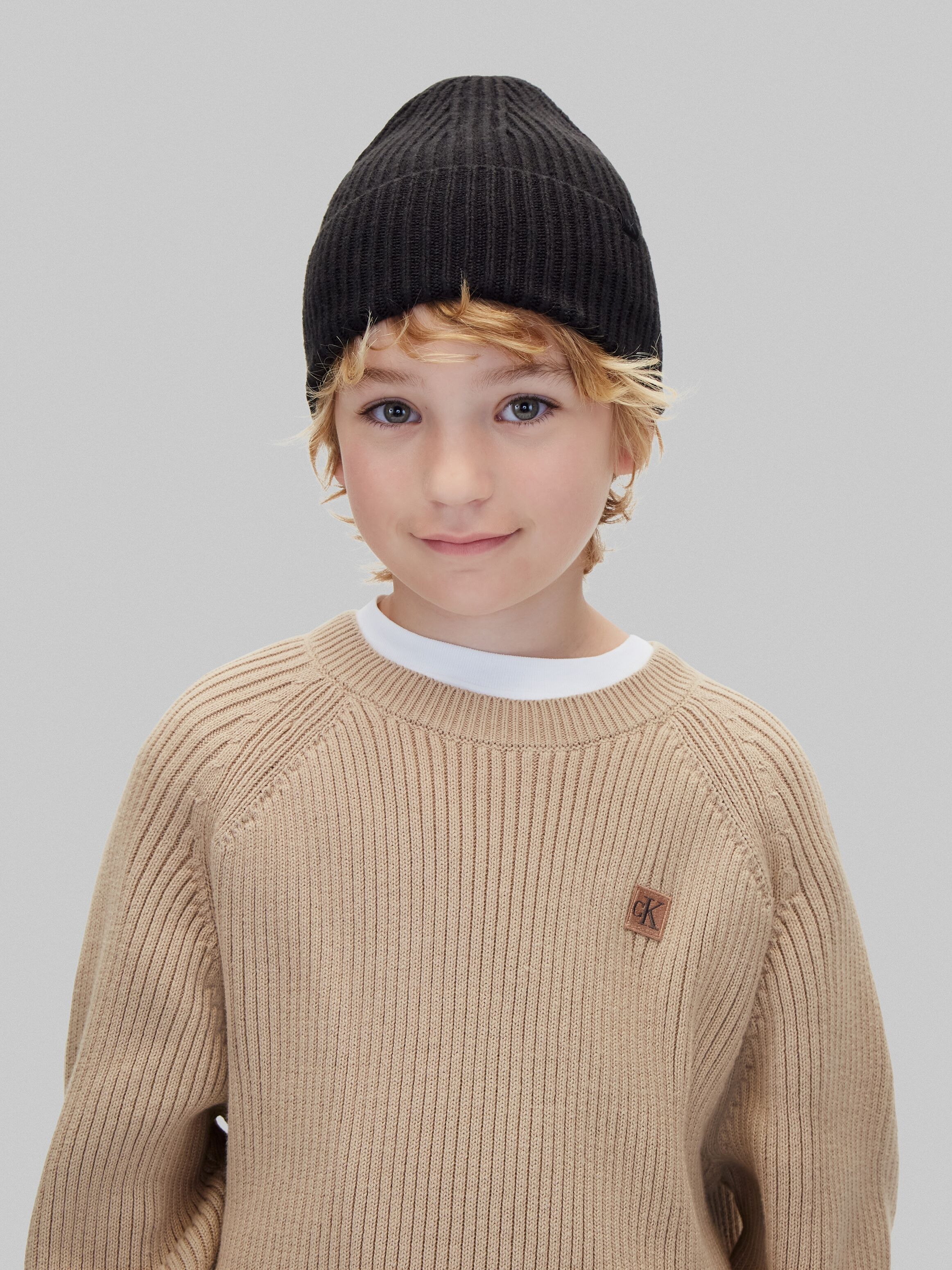 Beanie CALVIN KLEIN JEANS, Kinder, Gr. S/M, schwarz, Grobstrick, Kunstfaser, unifarben, Mützen Beanie, mit Monogramm-Label schwarz S/M