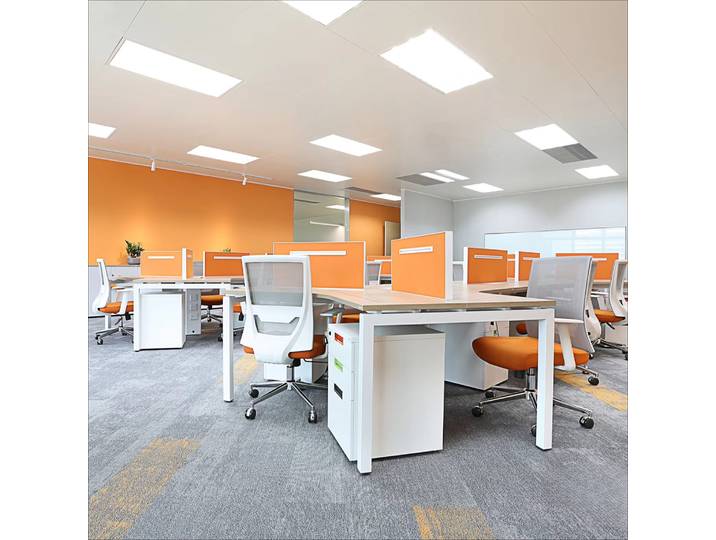 Poste de travail de bureau au design moderne à 120 degrés, personnalisable avec compartiments, vente chaude, approvisionnement direct usine, adapté