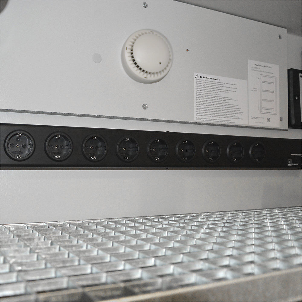 Akku-Sicherheits-Ladeschrank SiS Li-Ion 90 Safe Pro, ohne Brandunterdrückungssystem, HxB 2250 x 1212 mm, 2 Steckdosenleisten LaCont