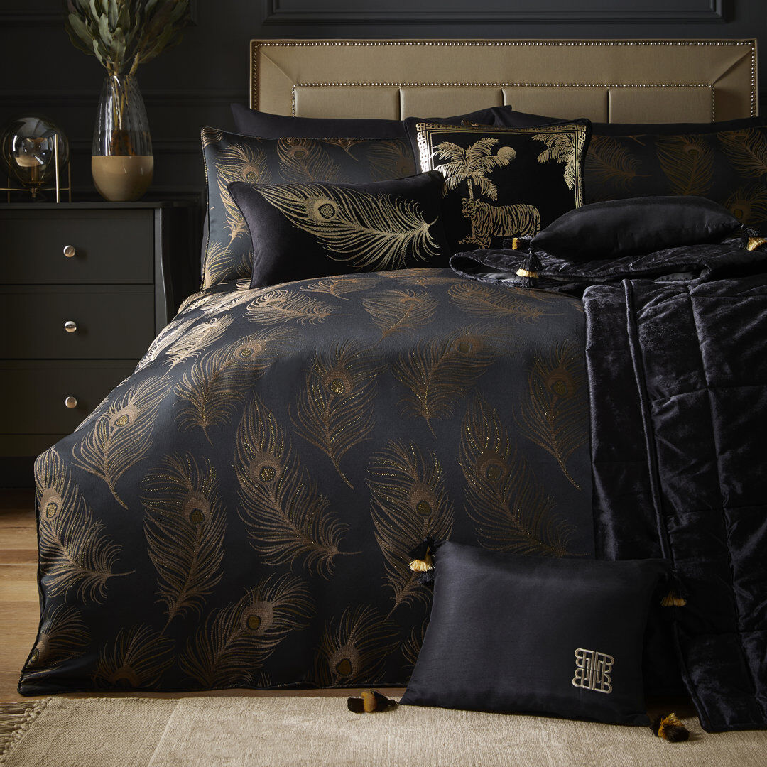 Laurence Llewelyn-Bowen Dandy Jacquard Duvet Cover Set Black/Gold Super King Duvet Cover + 2 Standard Pillowcases