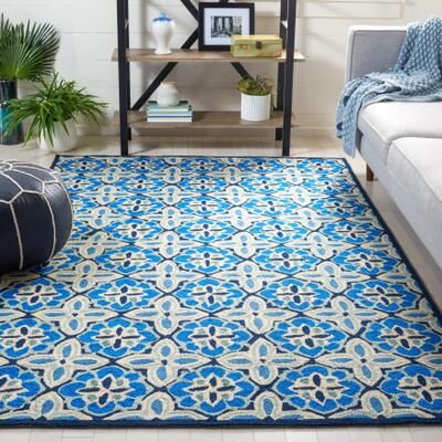 SAFAVIEH Handmade Four Seasons Catrina Floral Rug