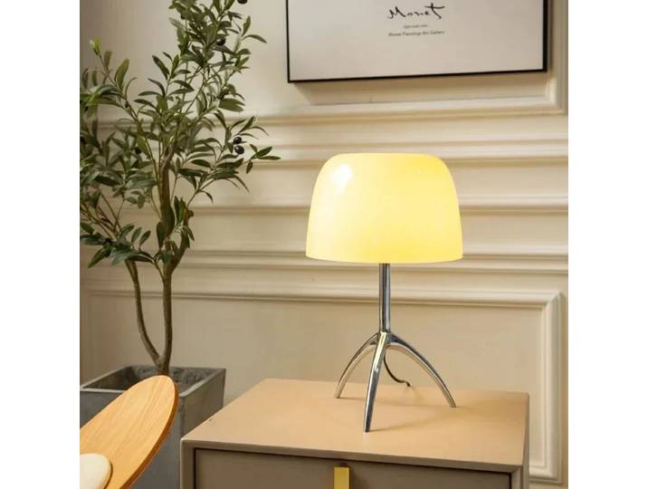 Lampe de bureau design italien moderne trépied nordique lampe de table Base en cuivre chromé LED chambre salon chevet lampe de décoration de la maison