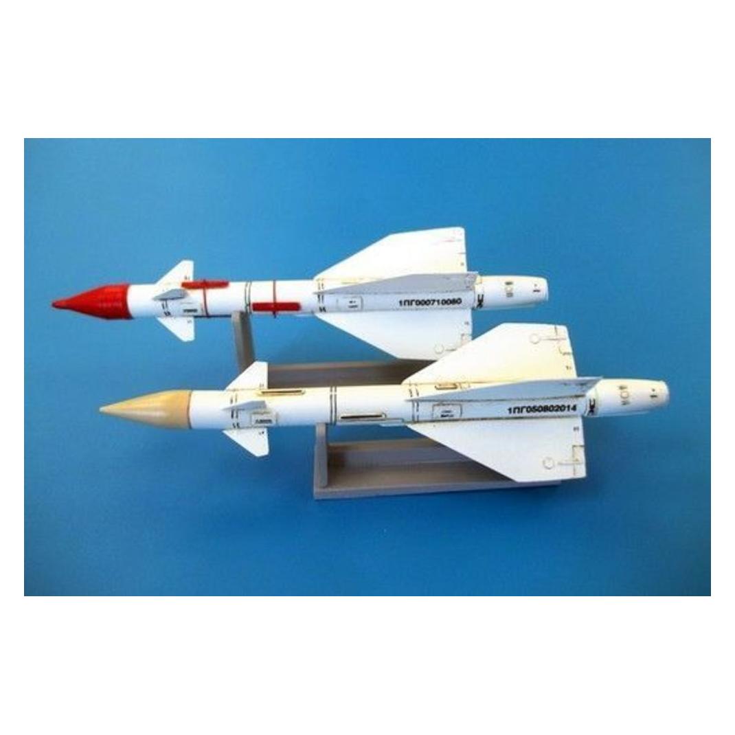 Plus Model Russian missile R-98R (AL4051)