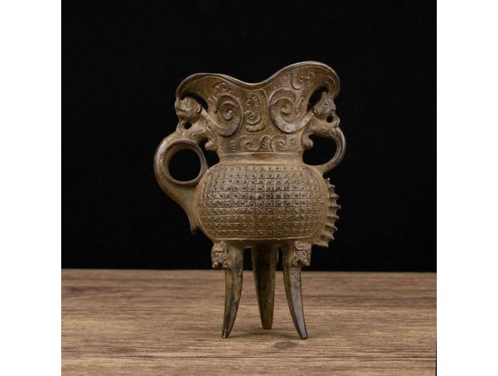 Pot à vin Chí Dragon à trois pattes en cuivre pur de style Antique, tasse à vin de bête de bon augure, ornement décoratif de bureau
