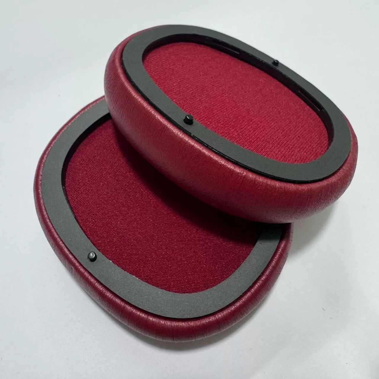 INF Ersatz-Ohrpolster kompatibel mit Bang & Olufsen Beoplay H95 Kopfhörern - Premium Schafsleder Rot