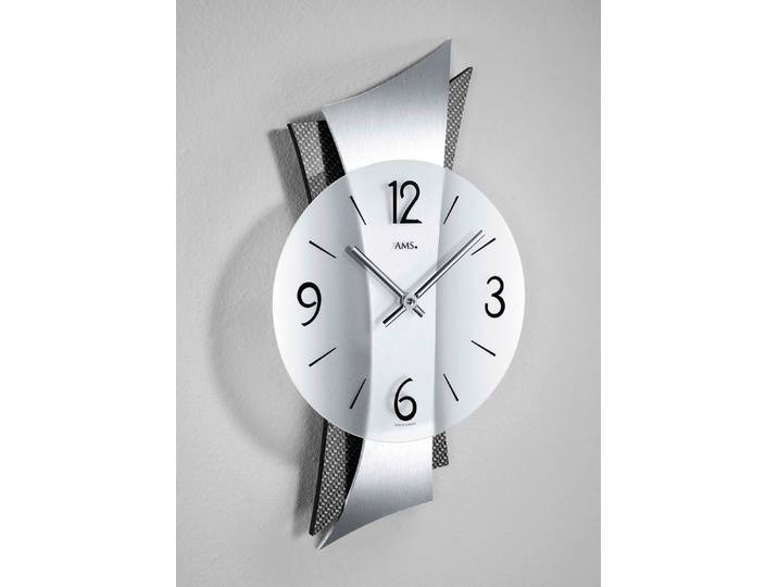 Hochwertige Wanduhr aus Messing mit geschwungener Rückwand, Silber