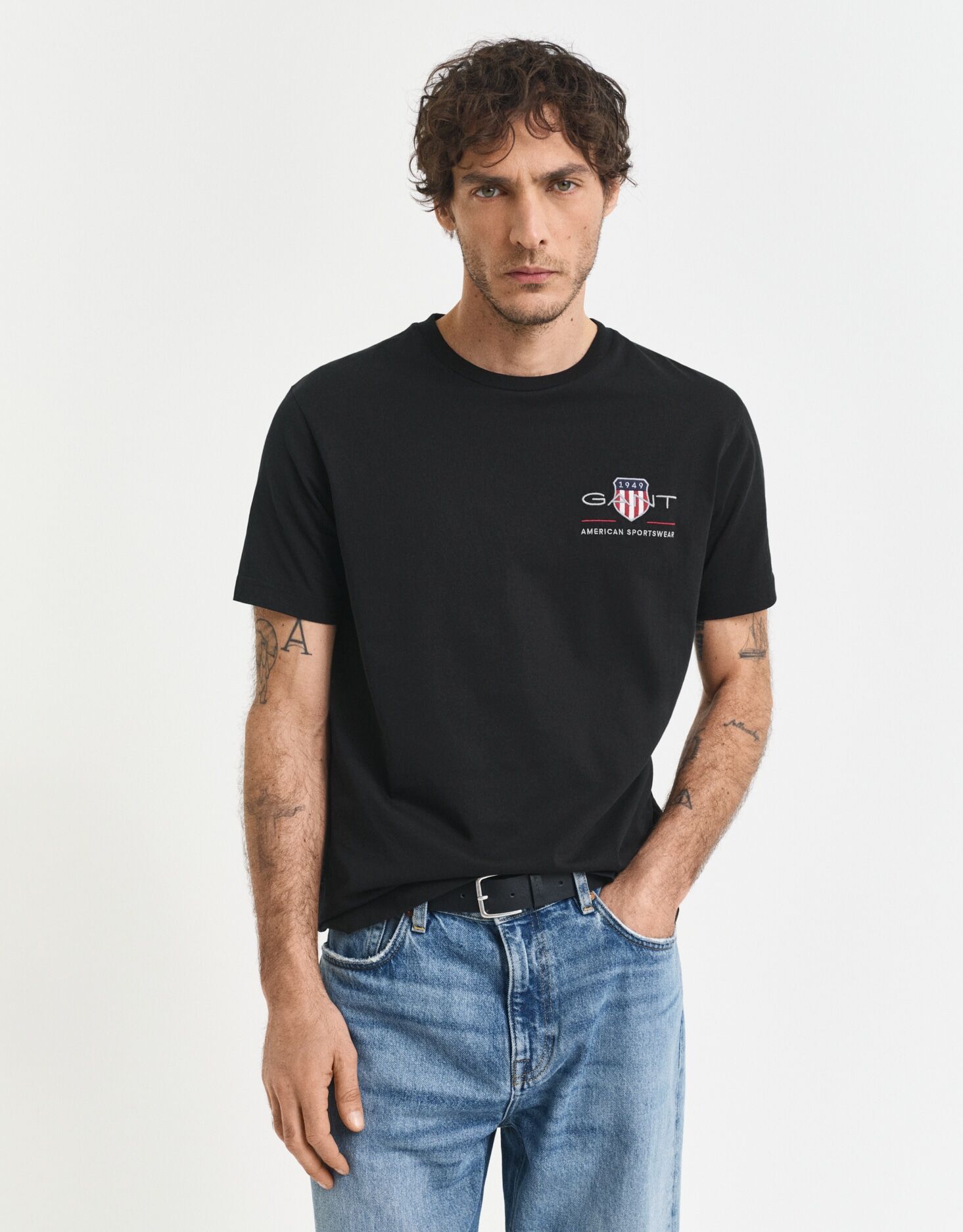 T-Shirt GANT "REG ARCHIVE SHIELD EMB SS T-SHIRT", Herren, Gr. XXL, schwarz, Obermaterial: 100% Baumwolle, unifarben, regular fit hüftlang, Rundhals, abgesteppte Kante, Shirts T-Shirt, von dem Archiv aus den 1980er-Jahren inspiriert schwarz XXL