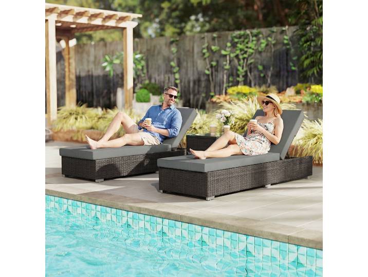 Outsunny Set 2 Chaises Longues en Rotin avec Table, Gris Foncé