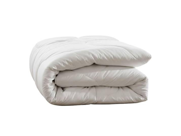 Couette tempérée en polyester blanc 240x220cm