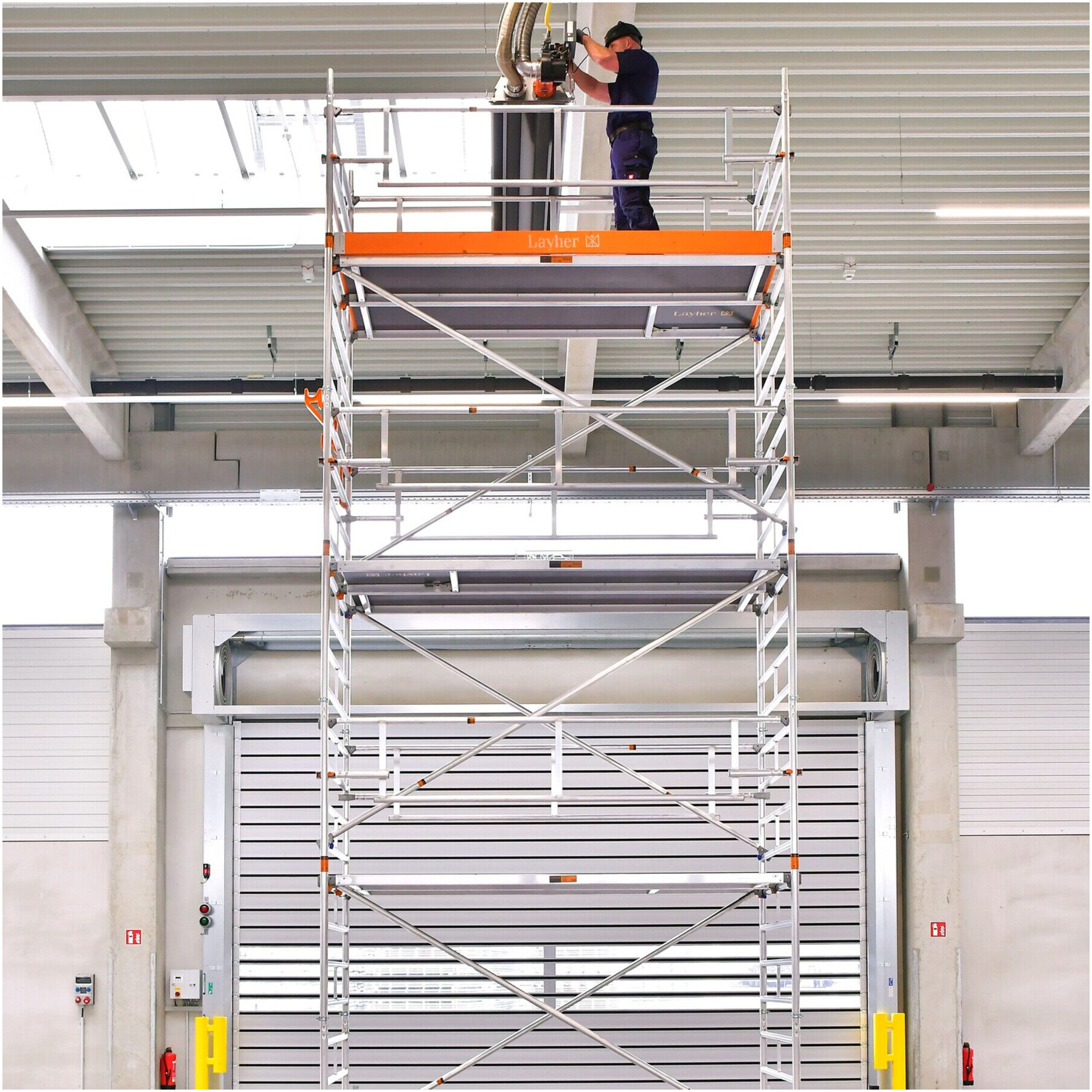 Layher Fahrgerüst Uni Breit P2 SAFETY PLUS Doppelgeländer 2,2 m Höhe (1422102)