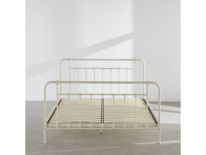 Beiges Stahlbett 160x200 mit Lattenrost aus Pappelholz