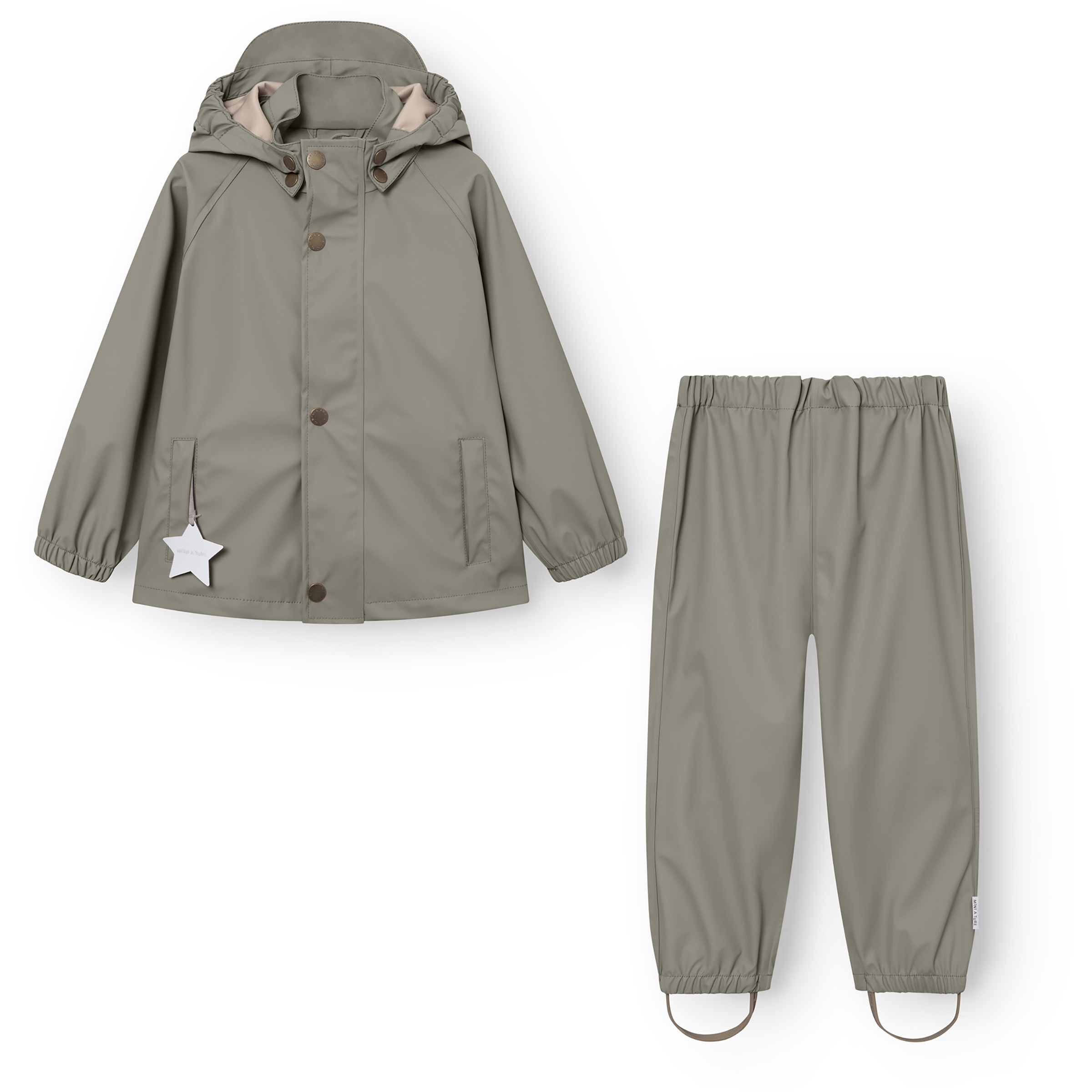 Mini A Ture Matreinar Regen Set Kinder Overalls gruen Größe 128 Lifestyle Widerstandsfähig