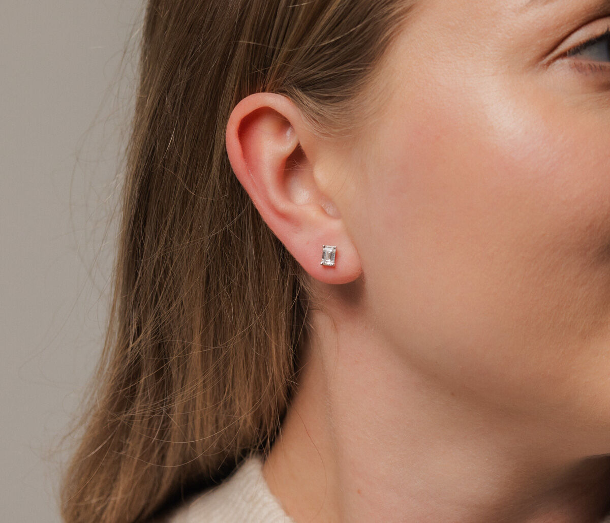 Midem Stockholm timanttikorvakorut 1,00ct valkokulta