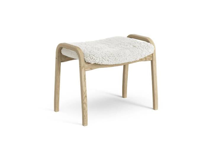 Swedese Lamini Fußhocker für Kinder lackierte Eiche/Schaffell Offwhite (weiß)