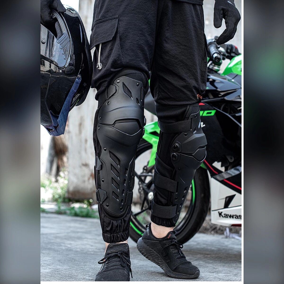INF Motorrad-Knieschützer (2 Stk) – PVC-Hartschale, stoßdämpfender Schaum, Schnellverschluss, lange Abdeckung für Pendeln & Weiß