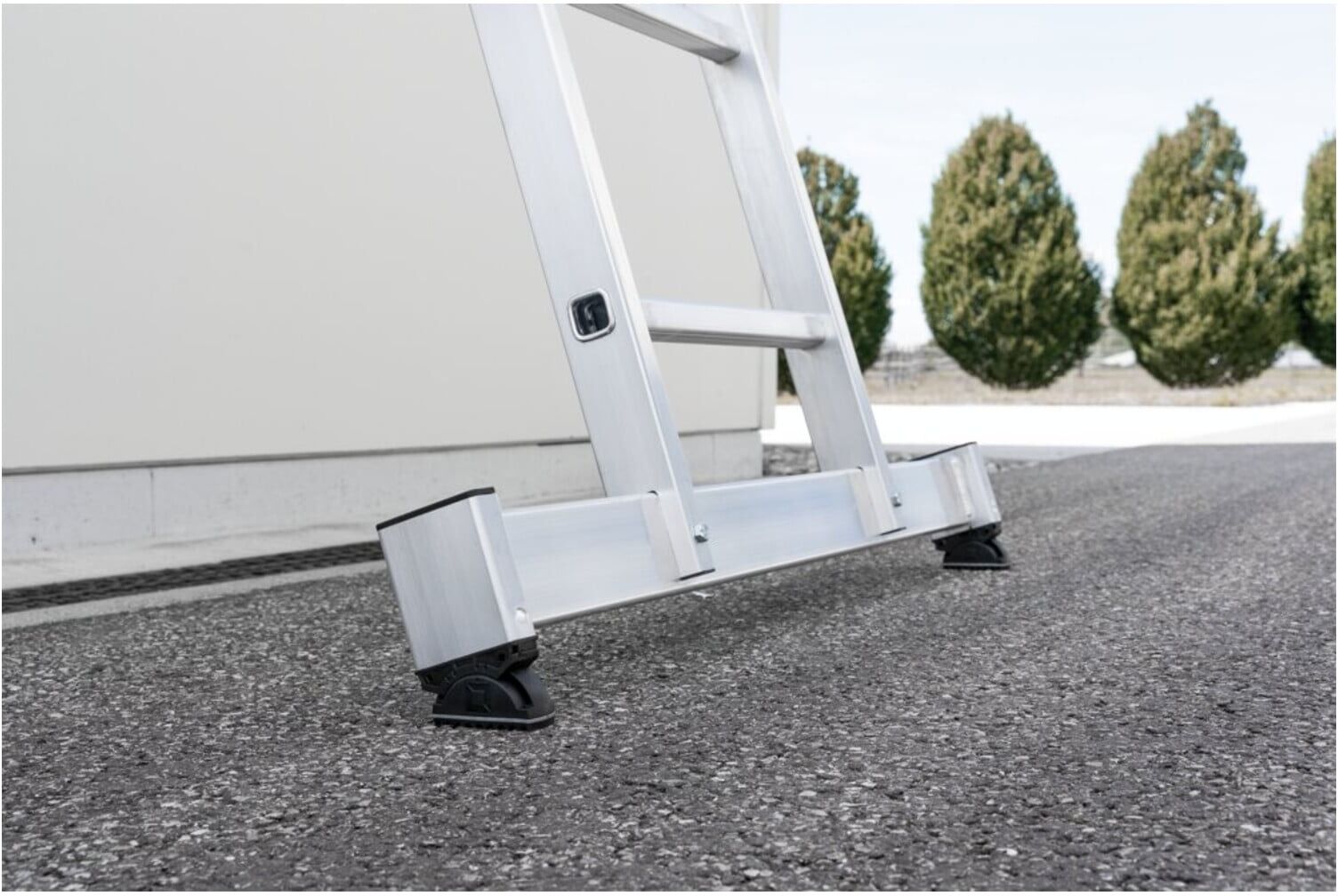 MUNK Aluminium-Anlegeleiter nivello®-Traverse 24 Sprossen (010324)