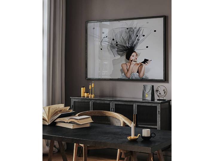 Tableau déco Putting On My Make Up Matériau : Matière plastique, Bois massif Surface en bois : Laqué Type de matière synthétique : Verre