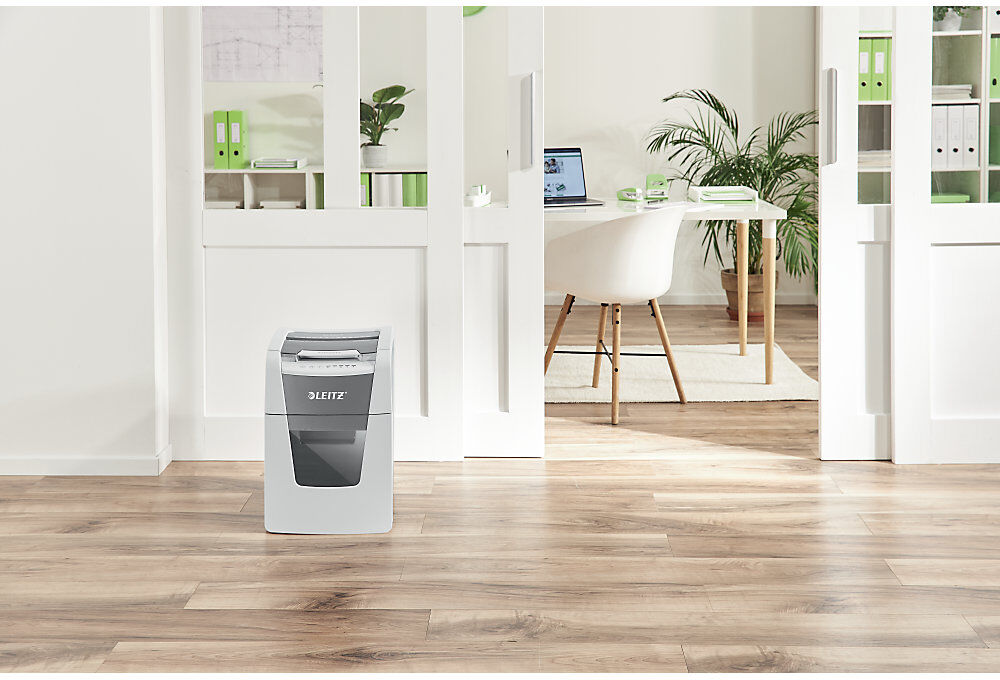 Aktenvernichter IQ Autofeed Small Office, Auffangvolumen 34 l, Partikel, 8 Blatt Leitz