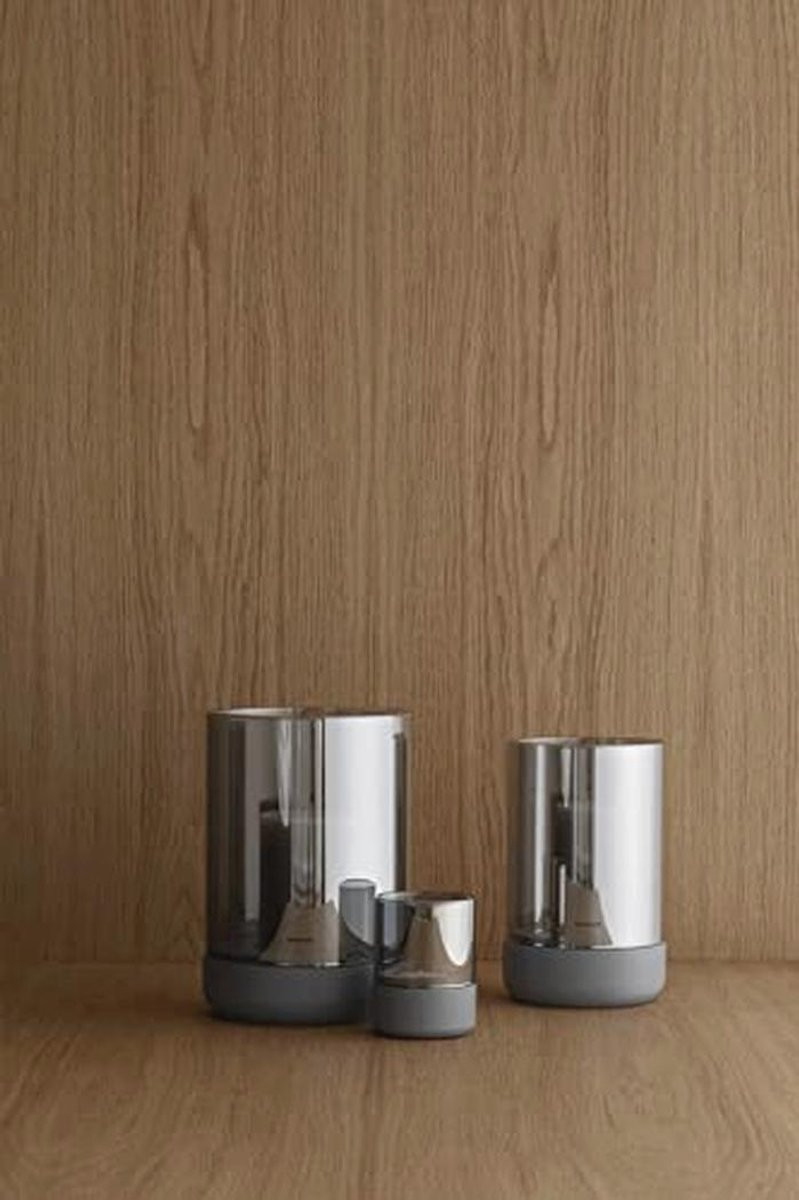 Windlicht in staalgrijs met antraciet glas inclusief kaars