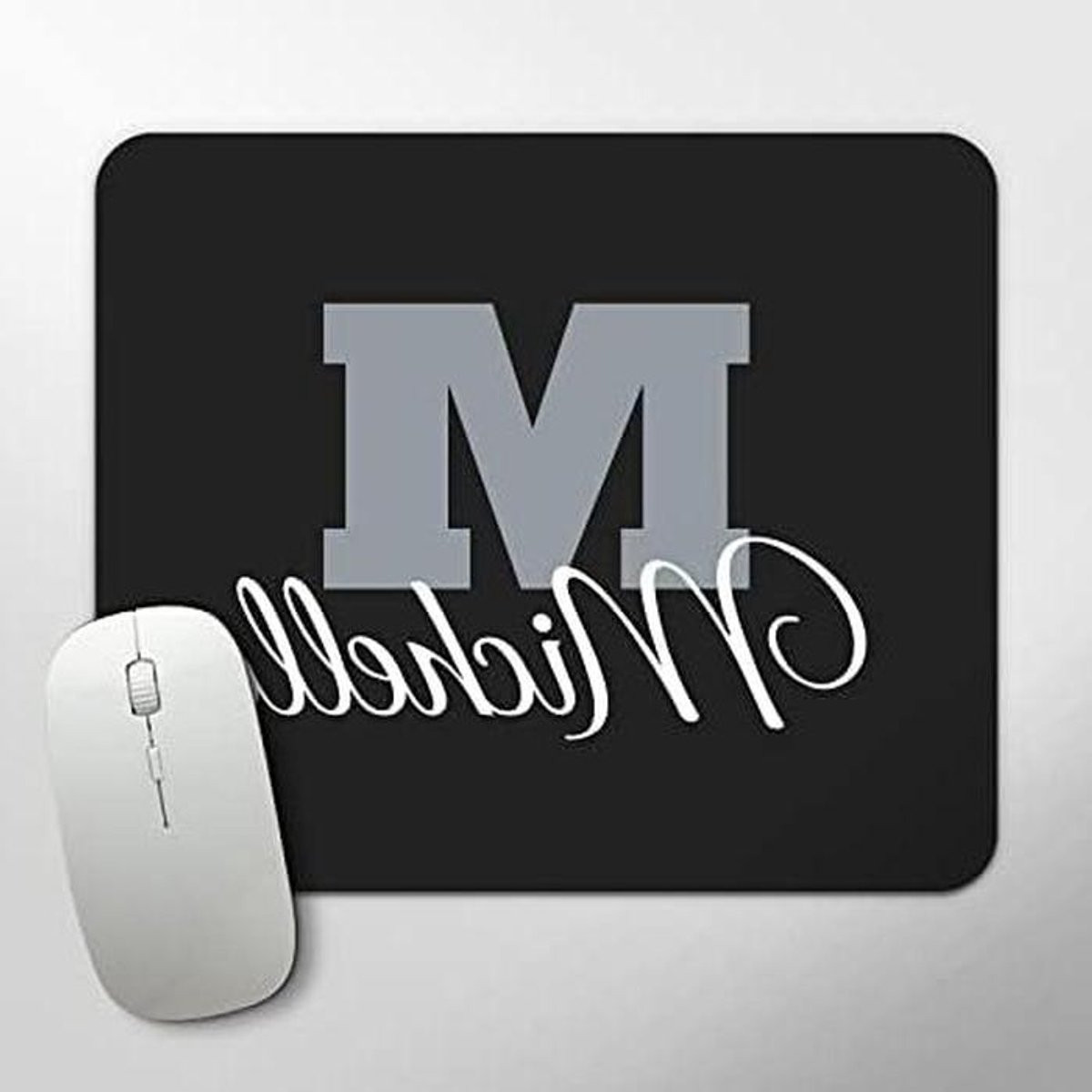 Teninyl Gepersonaliseerde Muismat met Initialen en Naam, Antislip en Waterdicht, 30 x 25 cm