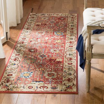 SAFAVIEH Kashan Yahavit Oriental Rug with Fringe