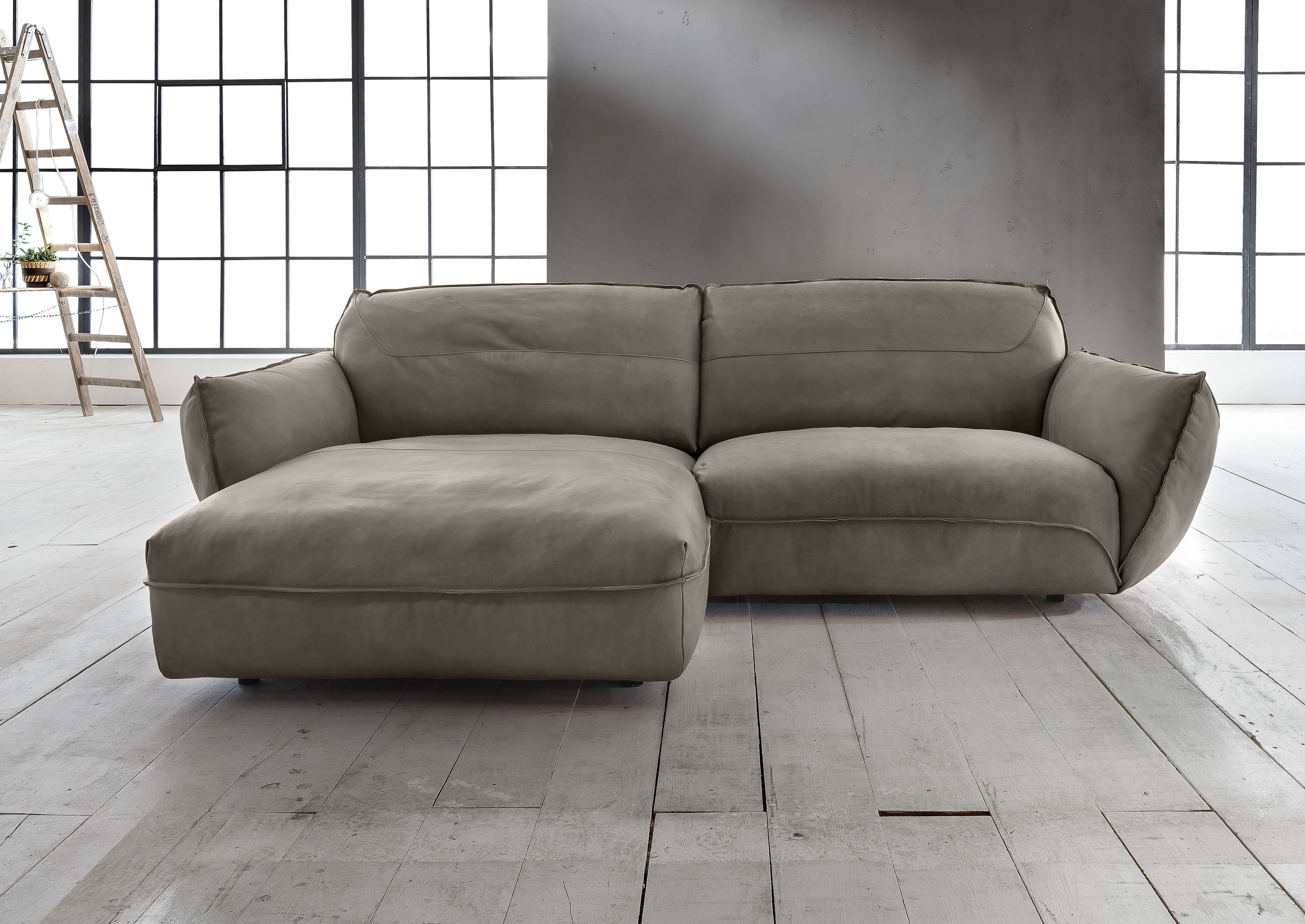 Ecksofa BETYPE "Be Type Be Chilled, Mega Sofa, Bezug: hochwertiges Anilinleder, L-Form", grau (steel), B:280cm H:85cm T:180cm, AnilinLEDER Pallino gewachst (echtes Rindsleder) Das von südamerikanischen Rindern stammende Anilinleder wird in Fässern gefärbt