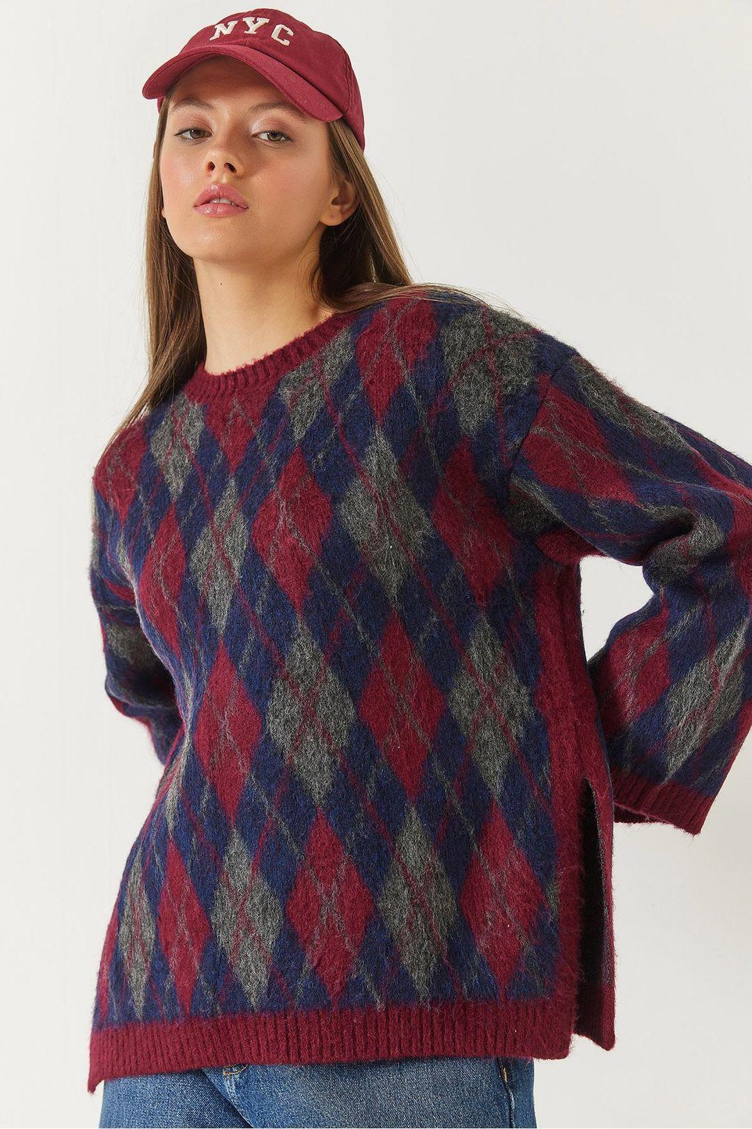 Crew-Neck-Pullover mit Schlitz im Baklava-Muster