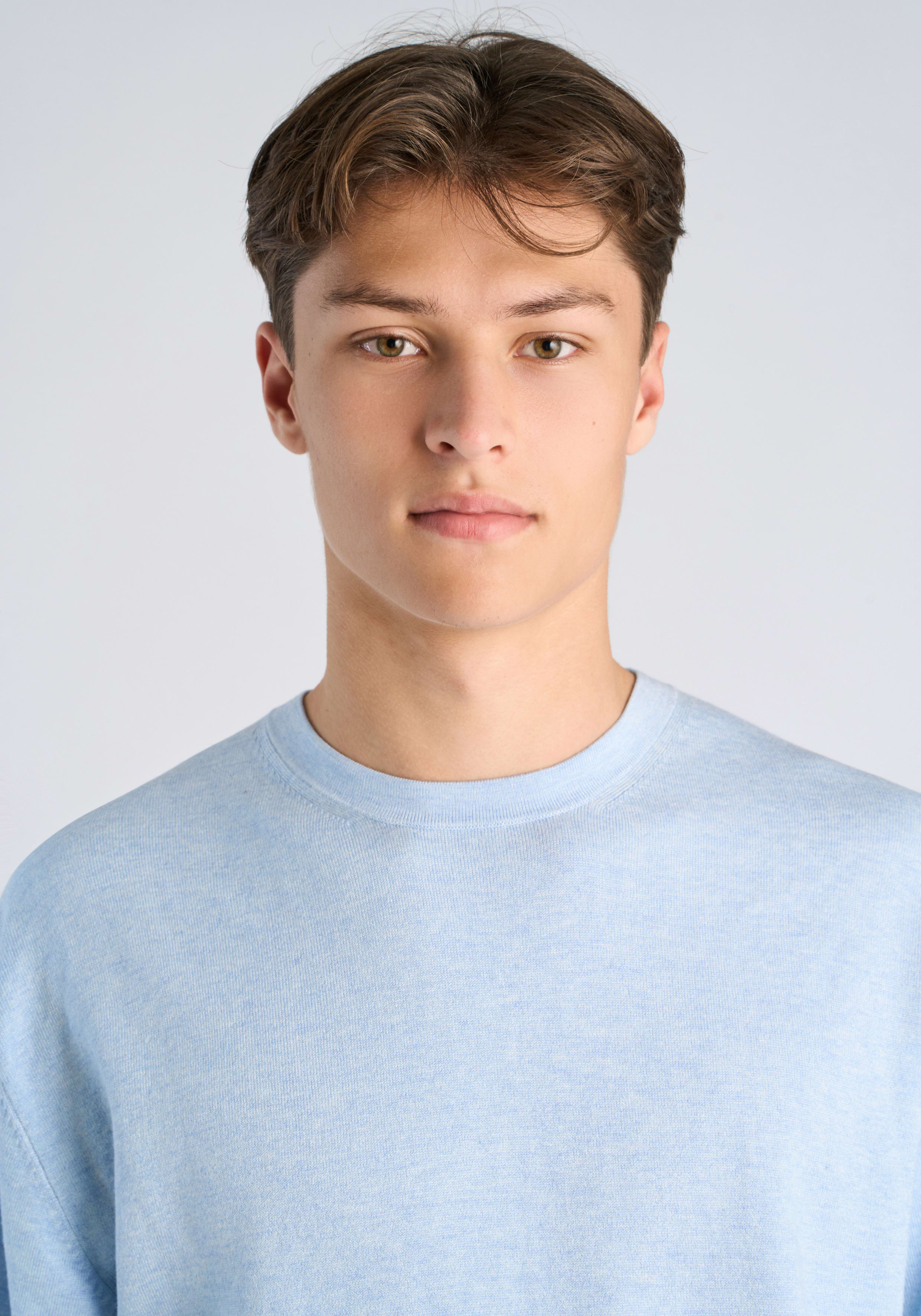 Rundhalsshirt LINDBERGH, Herren, Gr. S, blau mel, Strick, Obermaterial: 80% Viskose, 20% Nylon, unifarben, lässig geschnitten hüftbedeckend, Rundhals, Bündchen, Shirts Rundhalsshirt, Halbarm in feiner Strick-Qualität blau mel S