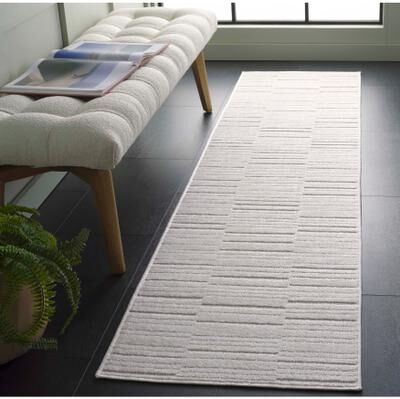 SAFAVIEH Stella Anusca Modern & Contemporary Rug