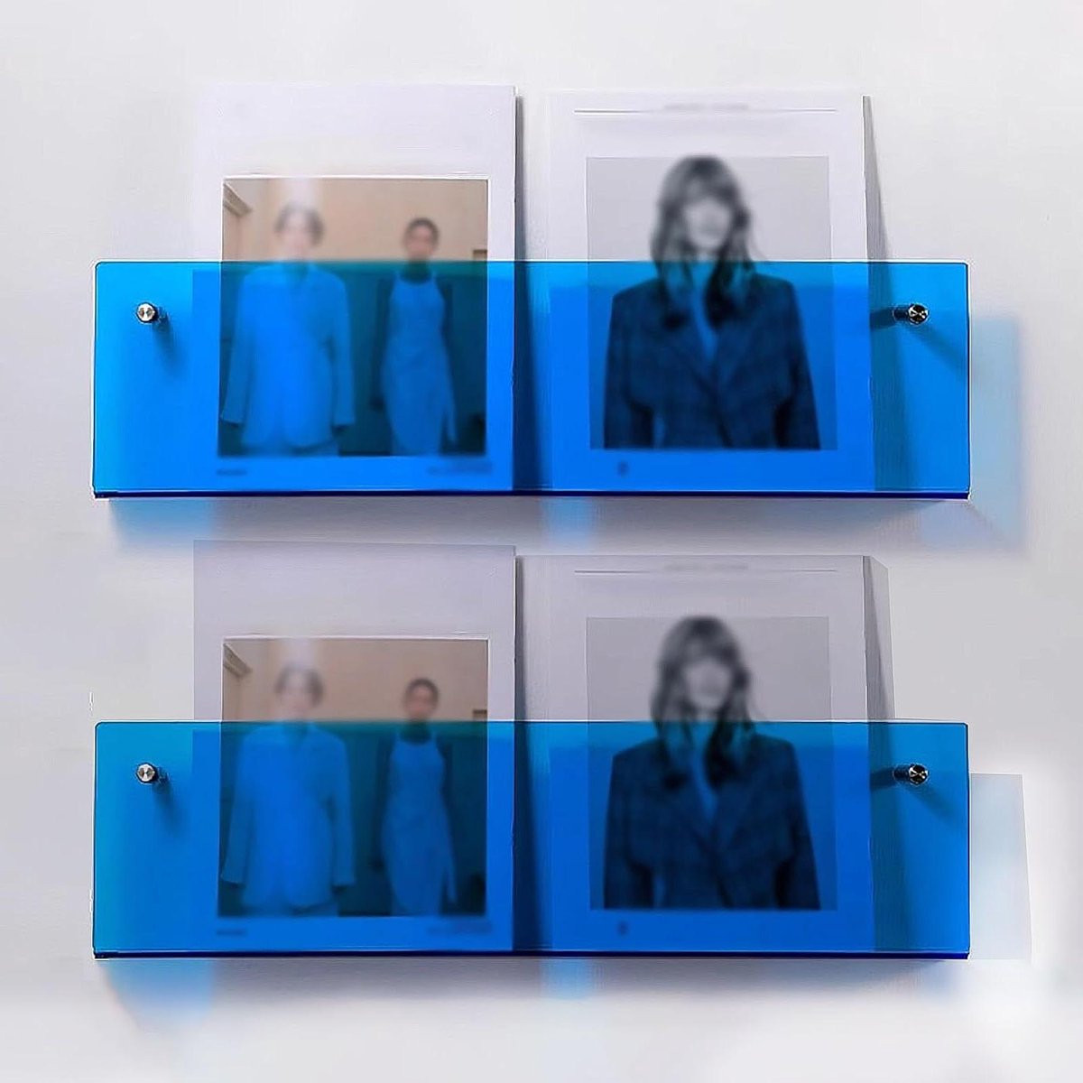 Blauwe wandmontage acryl tijdschriftenhouder voor wandorganisatie van 100 cm