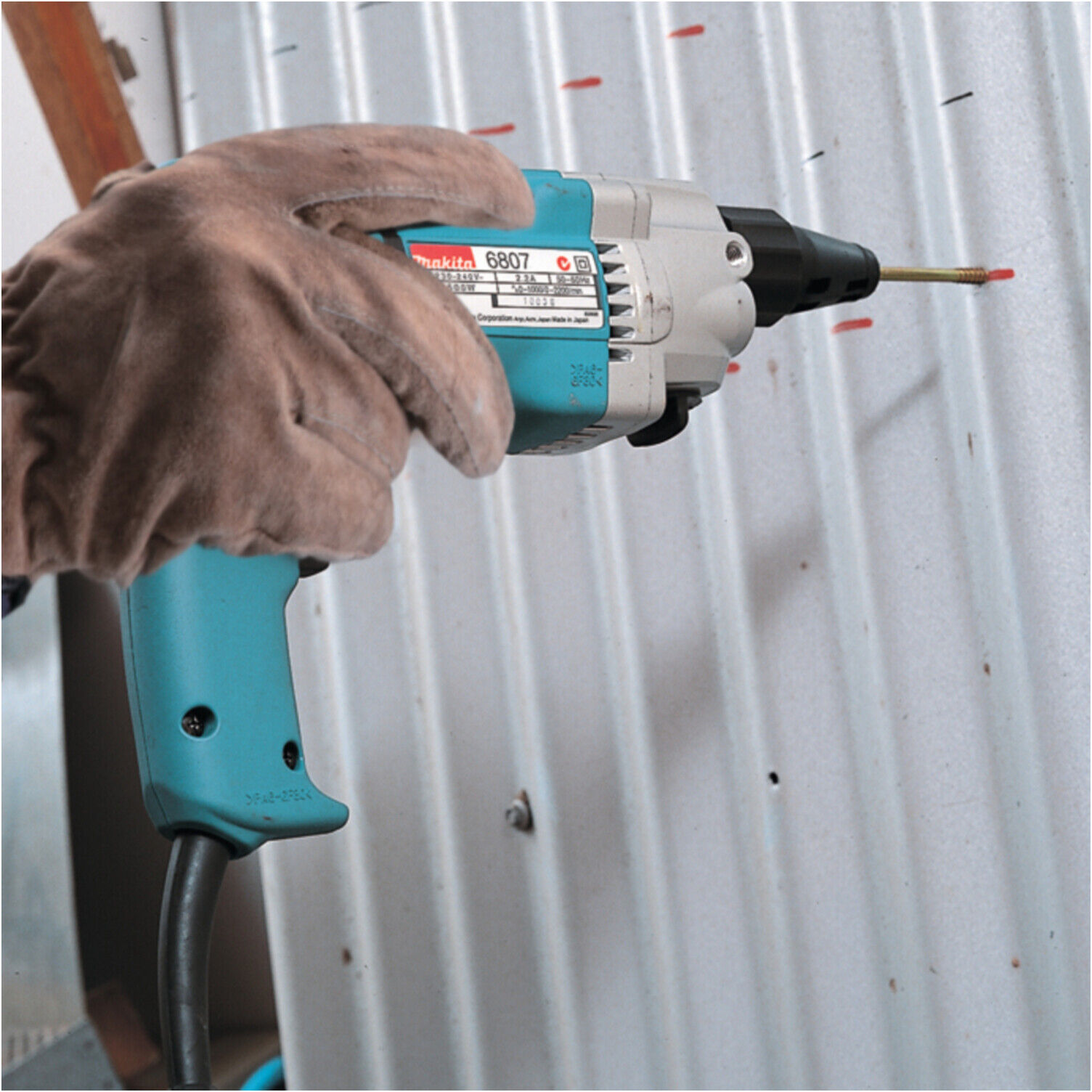 Makita 2-Gang-Schrauber 6807)