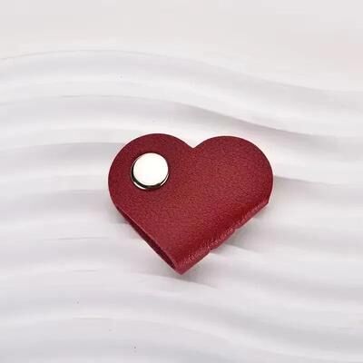 Uplifted Finds Heart Shaped PU Leather Cable Organizer High Performance Multifunctional Data Storage & Headphone Winding Clip red
