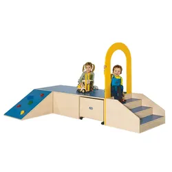 Podestanlage 11, 3teilig, mit Bogendurchgang und Linoleum-Deckplatten