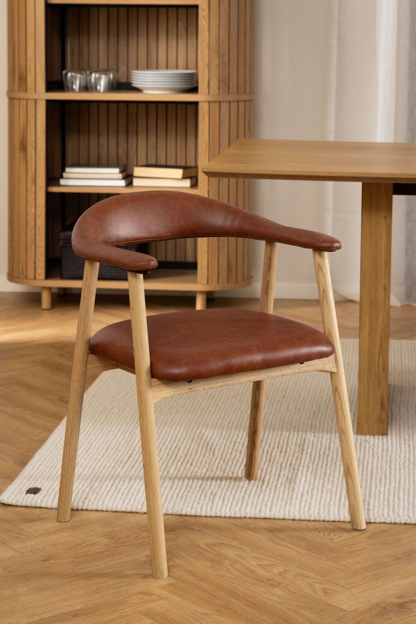 Esszimmerstuhl ACTONA GROUP "Addi, Stuhl, 2er-Set, gepolstert, Moderner Stil, Gestell aus Eiche", braun (, eiche, eiche, cognac), B:56cm H:75,5cm T:54cm, 100% Polyurethane, Stühle, Esszimmerstuhl, Mit Armlehnen, geölte Oberfläche, einfache Selbstmontage, 