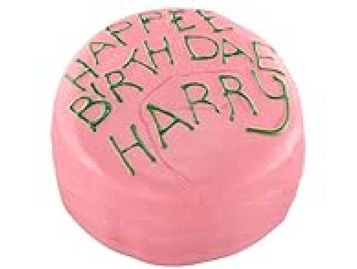Harry Potter: Harry Birthday Cake Pufflum by The Noble Collection