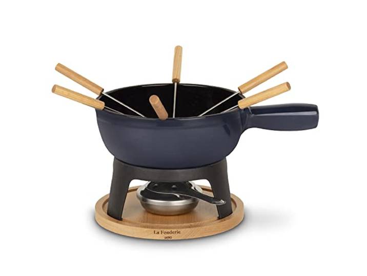 La Fonderie 1890, Fondue-Set aus Gusseisen für 6 Personen MONT JOUX, Käse- und Schokoladenfondues, 6 Gabeln mit Buchenholzgriffen, Sockel aus Naturholz, Kapazität 1,8L