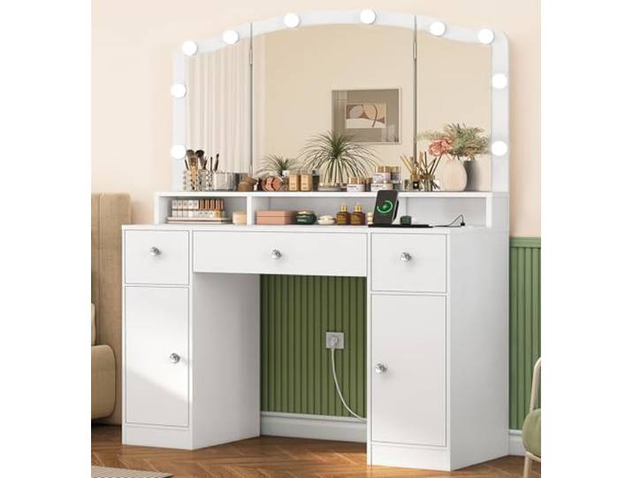 FIONESO Schminktisch mit 3 klappbaren Spiegeln, Schminktisch mit 10 LED-Leuchten und Steckdosen, Frisiertisch mit 3 Schubladen und Zwei Schränken, für Frauen, Schlafzimmer, Weiß