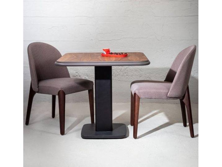 Xlmoebel Essgruppe XLMOEBEL Holz-Essgruppe mit quadratischem Tisch und eleganten Stühlen, (Essgruppe, 5-tlg., 5-tlg. Essgruppe), Made in Europa