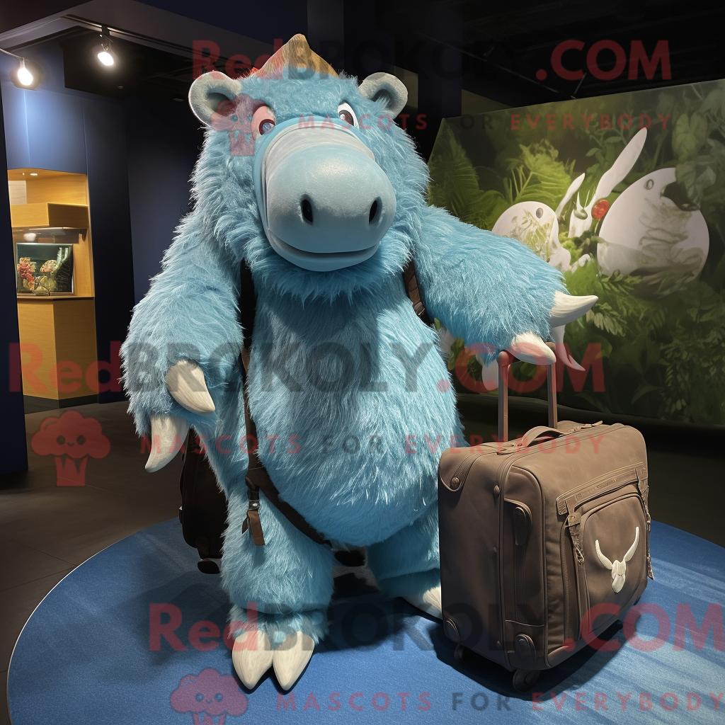 Maskottchen REDBROKOLY eines cyanfarbenen Wollnashorns mit Parka und Aktentasche