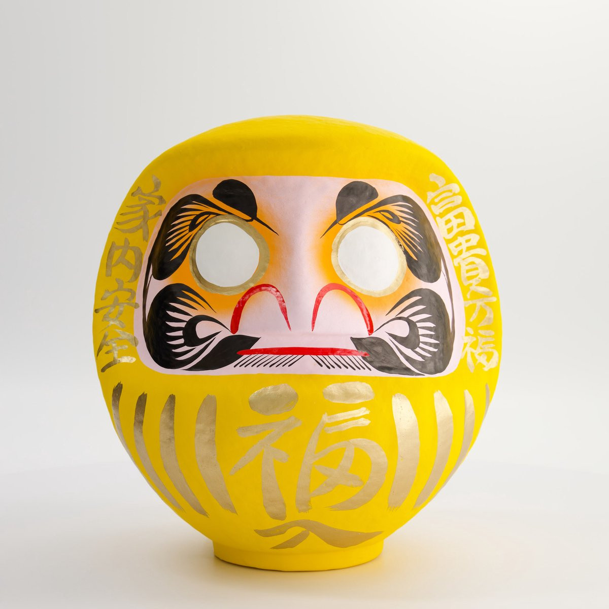 Tokyo Design Studio Daruma Gelukspop Geel 25 cm Japanse Decoratie