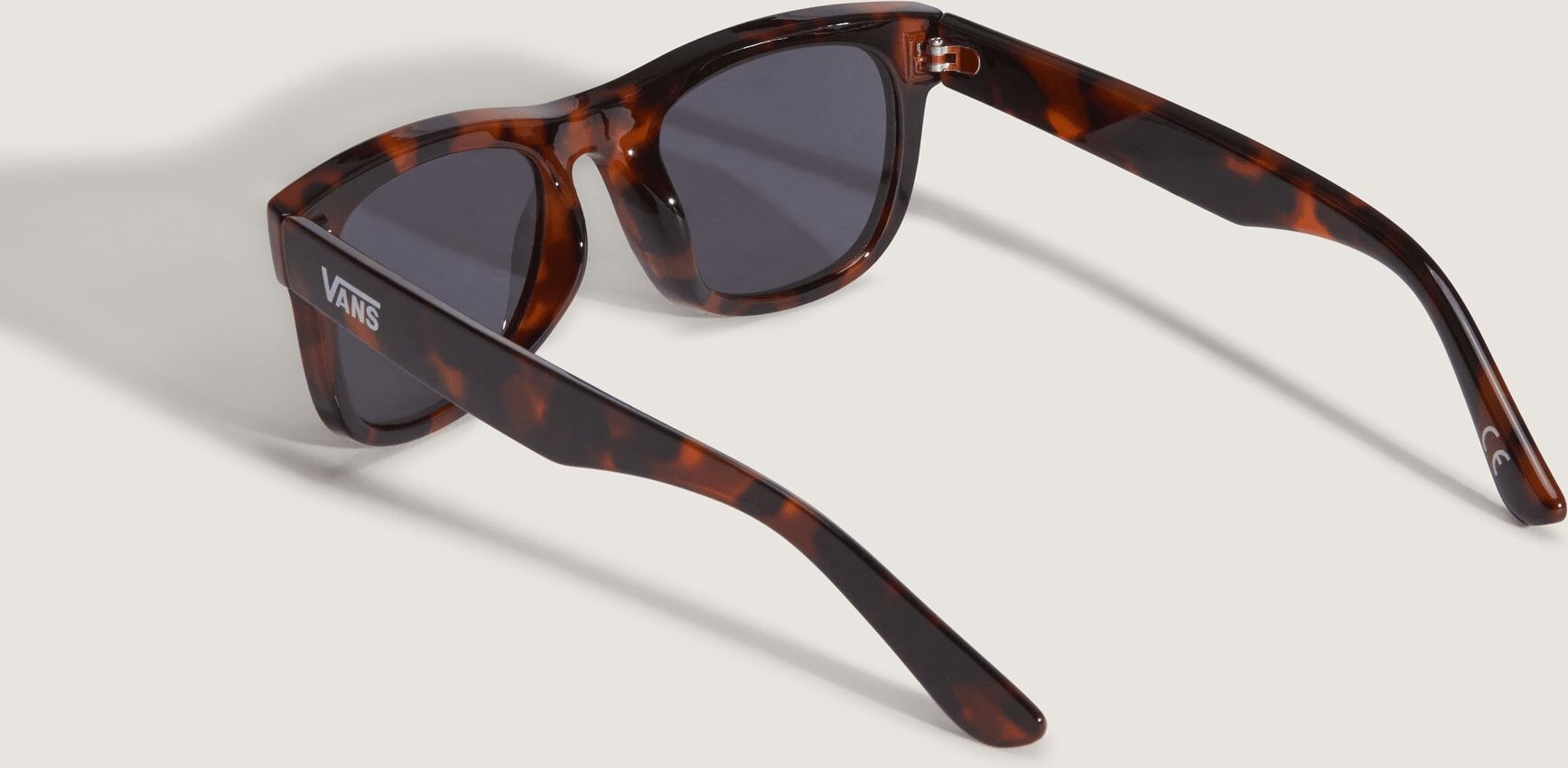 Sonnenbrille VANS "Spicoli Sunglasses", Herren, braun (tortoise she), gemustert, tarnfarben, Sonnenbrillen Sonnenbrille, für Erwachsene, mit Logoschriftzug, leichtes Tragegefühl tortoise she Einheitsgröße