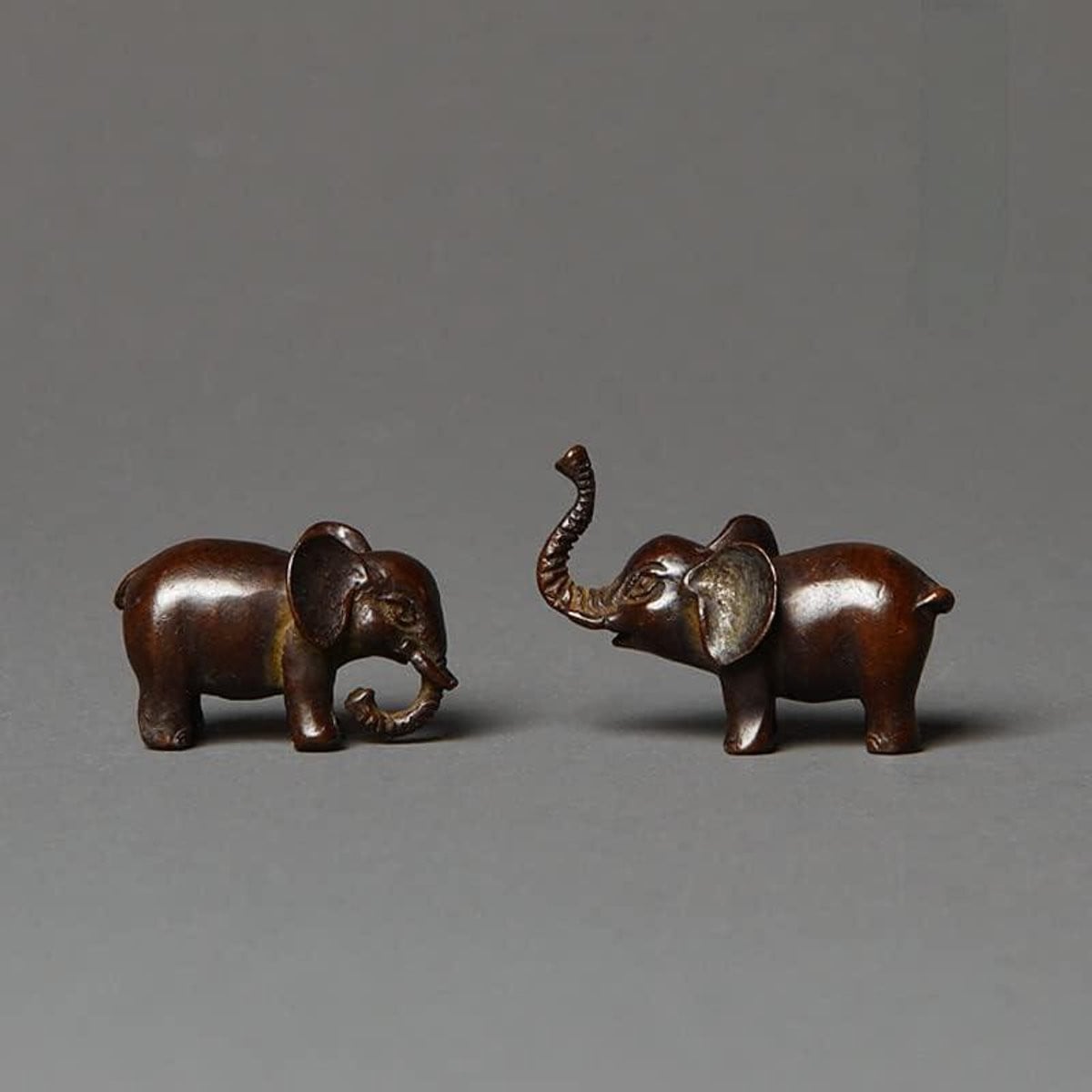 Set van 2 handgemaakte bronzen olifant beeldjes voor huisdecoratie