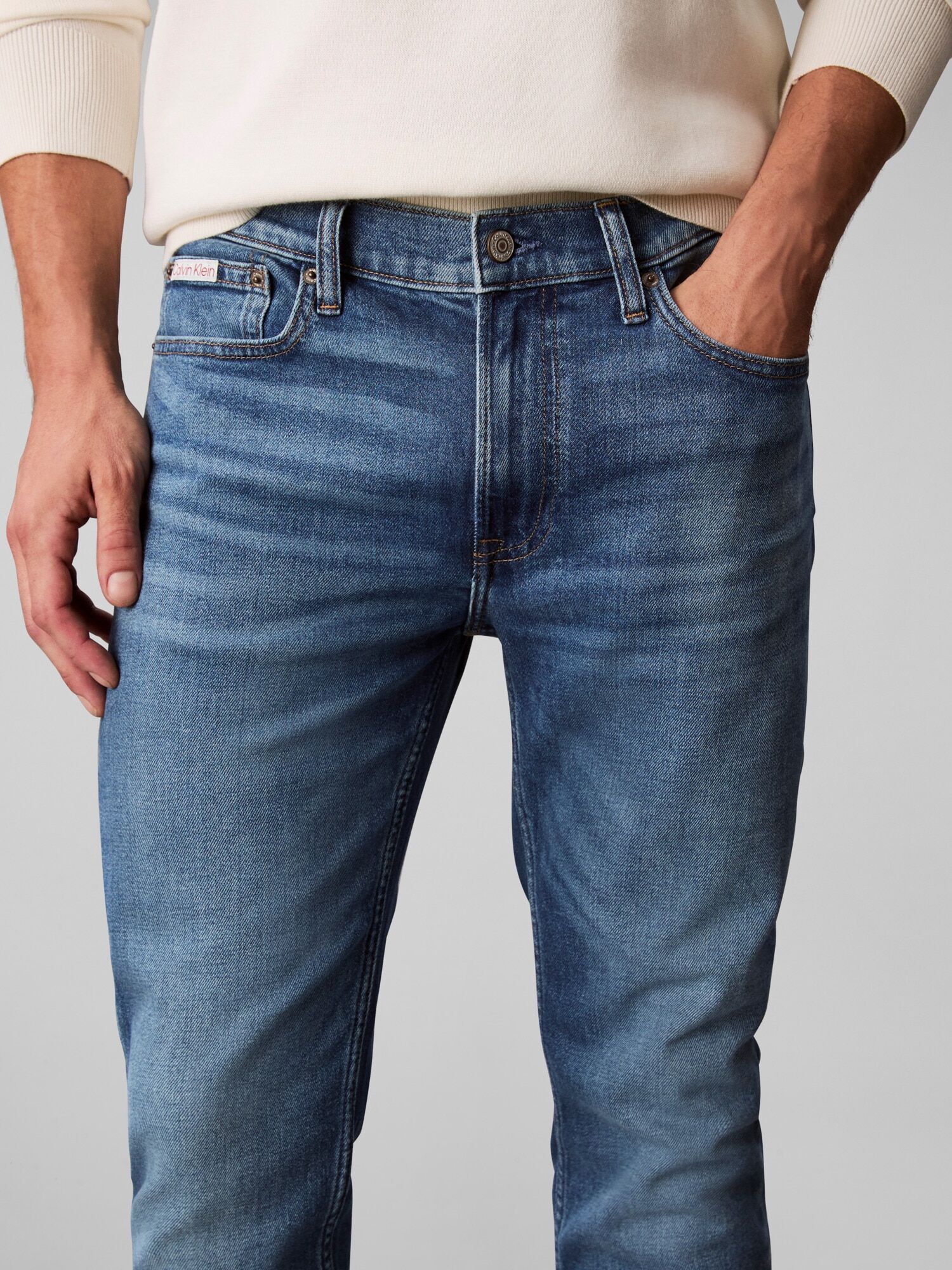 Calvin Klein Jeans "SLIM TAPER" mit Markenlabel klein blau 33, Länge 34
