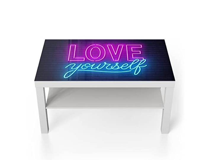 DEQORI Glastisch weiß groß 90x50 cm Motiv Neonschrift Selbstliebe ausgefallener Beistelltisch aus Glas Hochglanz Couchtisch fürs Wohnzimmer moderner Couch Tisch mit Design