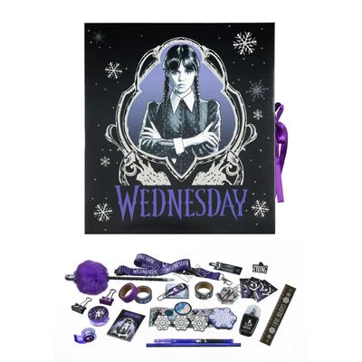 Spielzeug-Adventskalender UNDERCOVER "Wednesday 2026", lila (bunt), Adventskalender, KinderB:27cm H:29,5cm T:6,2cm, B:27cm H:29,5cm T:6,2cm