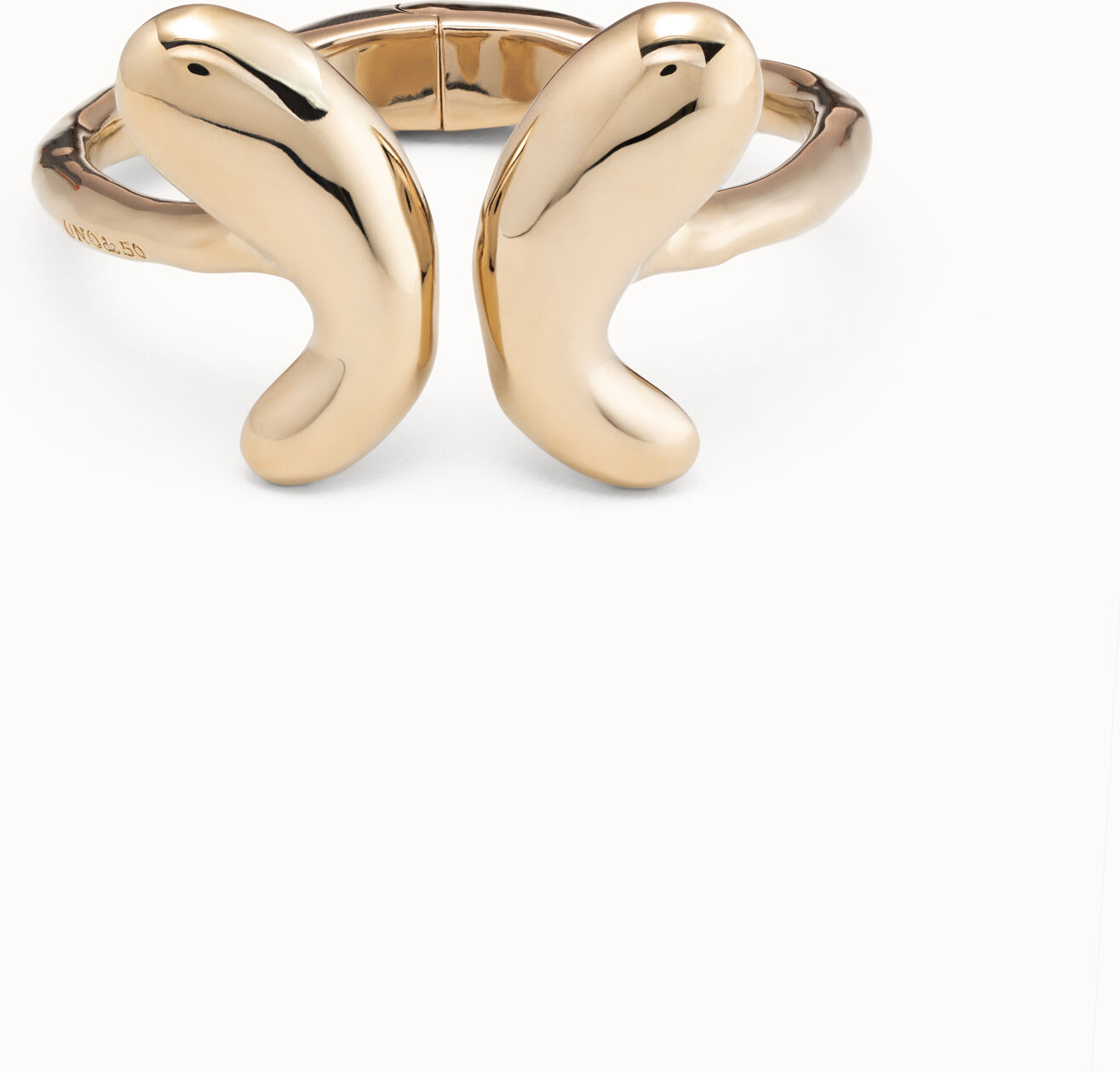 UNOde50 Pulsera rígida bañada en oro de 18k con diseño abierto y una mariposa central Dorado L