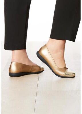 Women's The Fay Slip On Flat by Comfortview in Gold (Size 7 M)