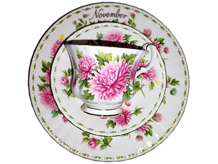AngiesStrickZauber verkauft : Royal Albert/Original/flower of the month/NOVEMBER / 1 Tasse - 1 Untertasse - 1 Kuchenteller/Original/Bone China/England