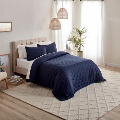 Anne Klein Torringford Lightweight 3-Piece Quilt & Sham bedding Set